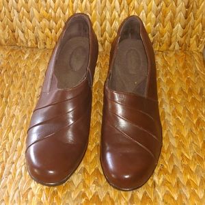 Clark's brown leather shooties size 11